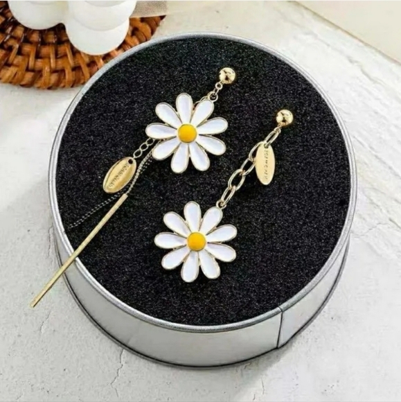 Gold-plated white and yellow Daisy earrings with silver post BOGO - Picture 7 of 13